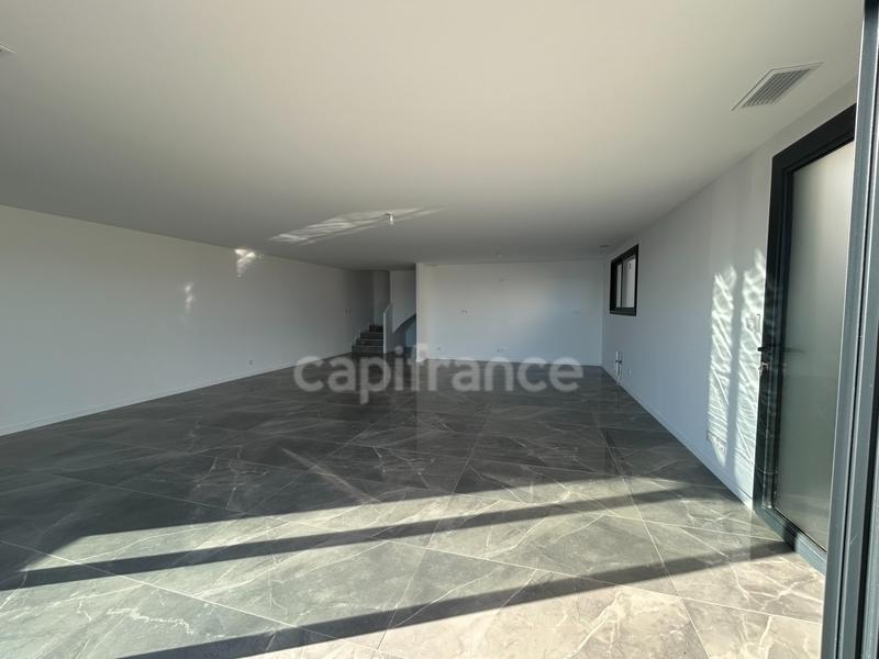 Maison - 143 m² - 3 pièces