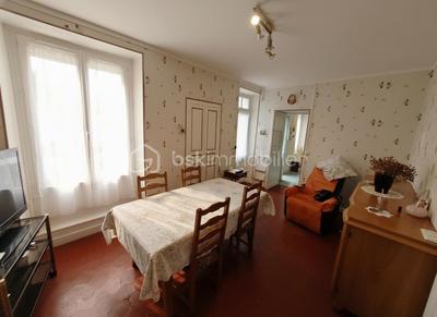 Maison traditionnelle - 141 m² - 5 pièces