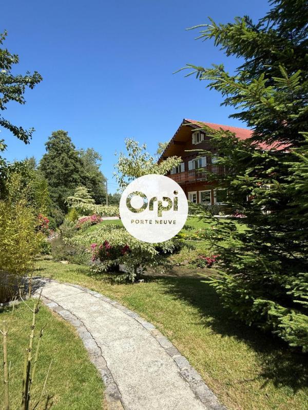 Maison de bois - 250 m² - 8 pièces