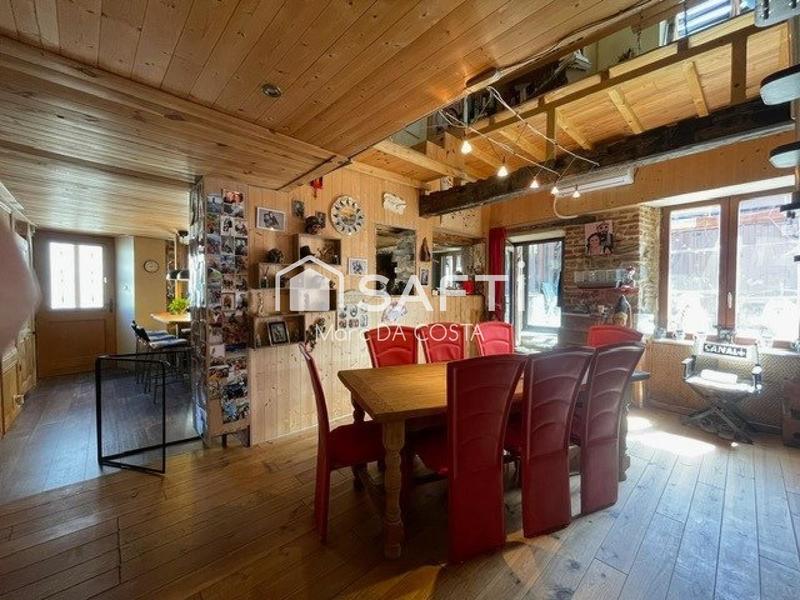 Maison - 225 m² - 10 pièces