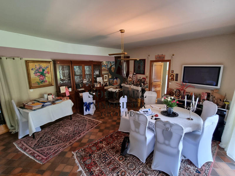 Maison - 339 m² - 10 pièces