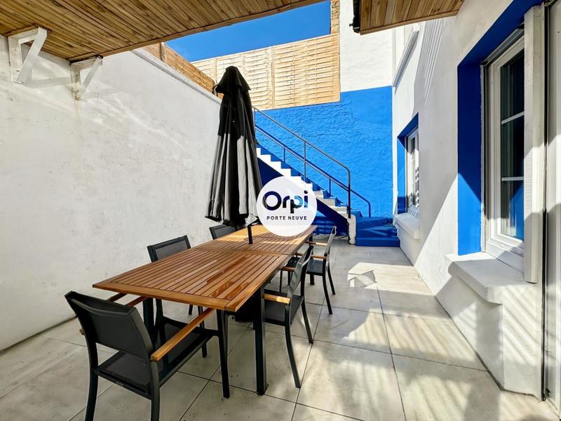 Immeuble - 211 m² - 9 pièces