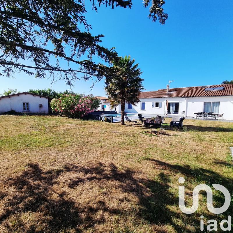 Maison - 218 m² - 9 pièces