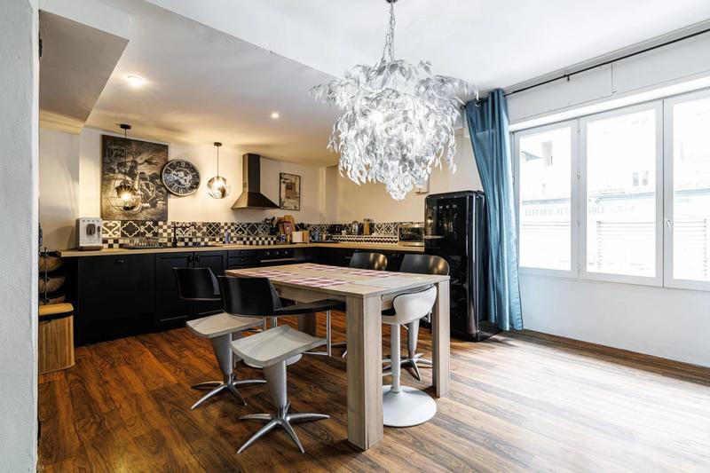 Appartement - 100 m² - 3 pièces