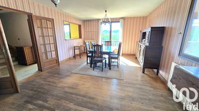 Maison - 170 m² - 9 pièces