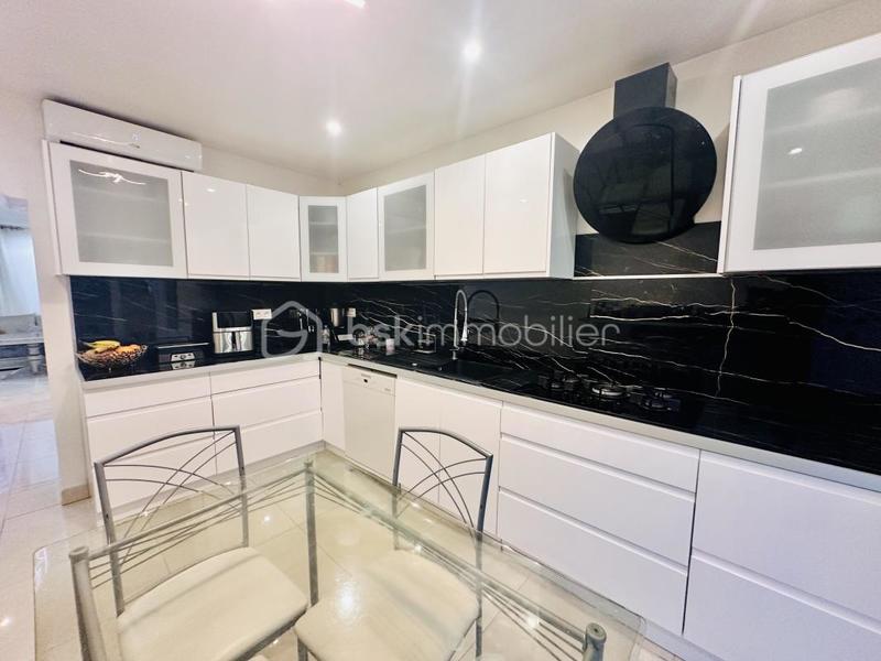 Maison - 100 m² - 6 pièces