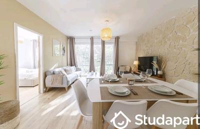 Chambre - 14 m² - 1 pièce