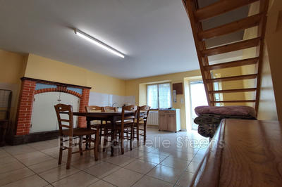 Maison - 216 m² - 10 pièces