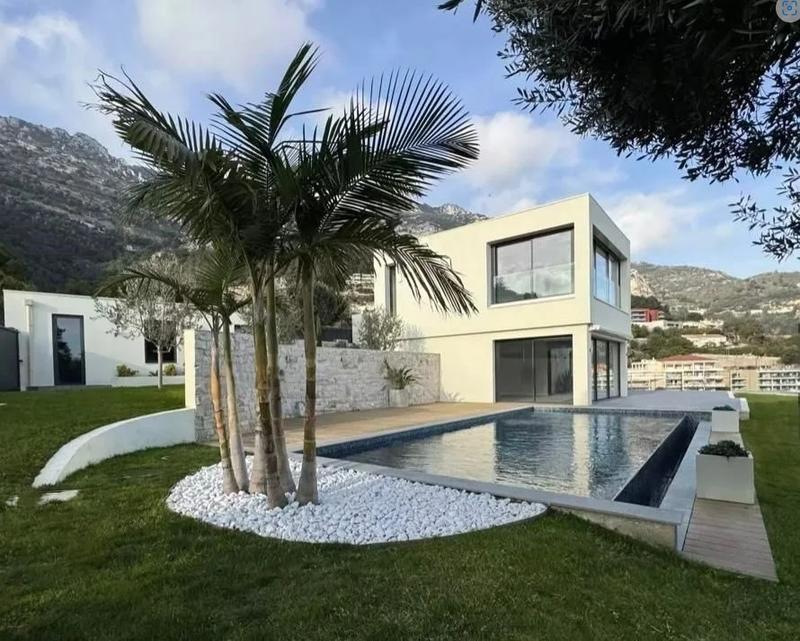 Villa - 235 m² - 6 pièces