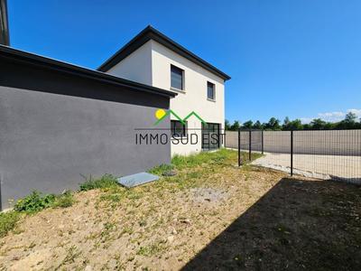 Maison - 105 m² - 5 pièces