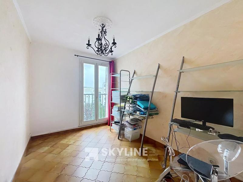 Appartement - 80 m² - 5 pièces