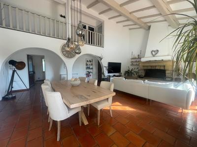 Maison - 200 m² - 7 pièces