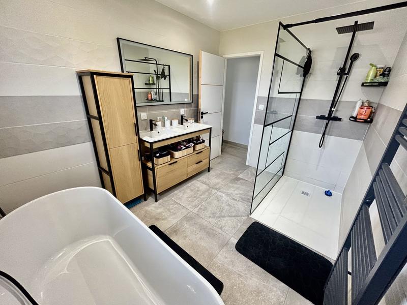 Maison - 100 m² - 5 pièces