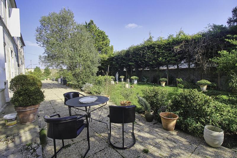 Maison - 291 m² - 15 pièces