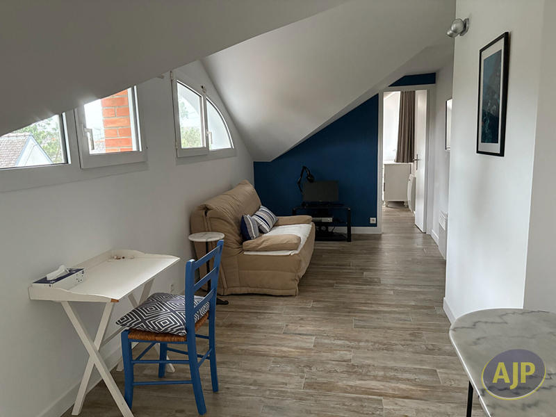 Maison - 260 m² - 10 pièces