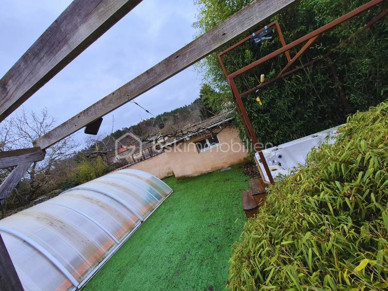 Maison - 178 m² - 7 pièces