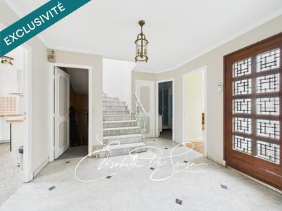 Maison - 233 m² - 6 pièces