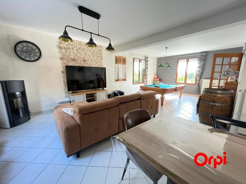 Maison - 215 m² - 8 pièces