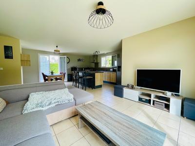 Maison - 93 m² - 4 pièces