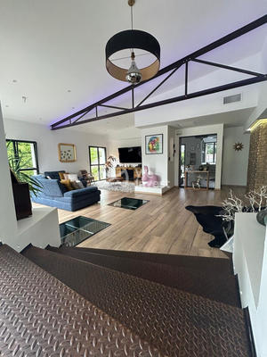 Maison - 293 m² - 6 pièces