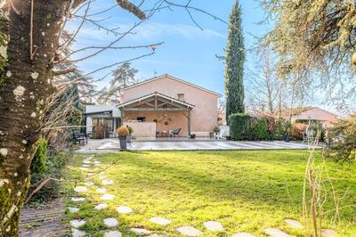 Maison - 162 m² - 6 pièces