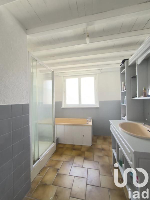 Maison - 230 m² - 9 pièces