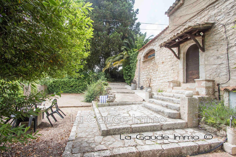 Maison - 269 m² - 9 pièces