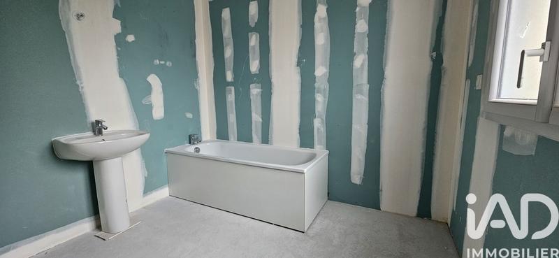 Maison - 95 m² - 5 pièces