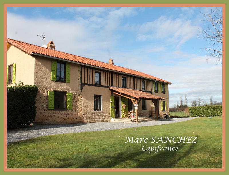 Maison - 302 m² - 9 pièces