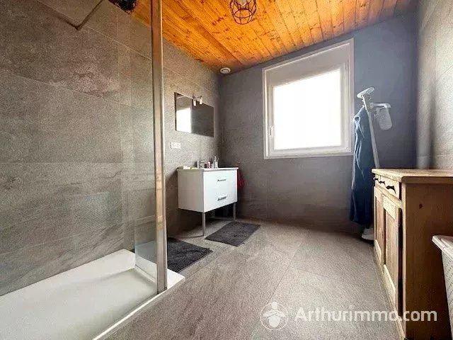 Maison - 167 m² - 9 pièces
