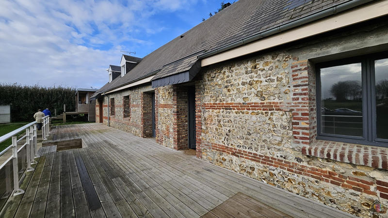 Maison traditionnelle - 173 m² - 6 pièces