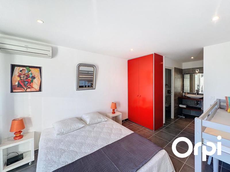 Maison - 270 m² - 6 pièces