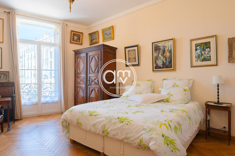 Appartement - 143 m² - 4 pièces