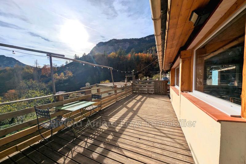 Maison - 212 m² - 9 pièces