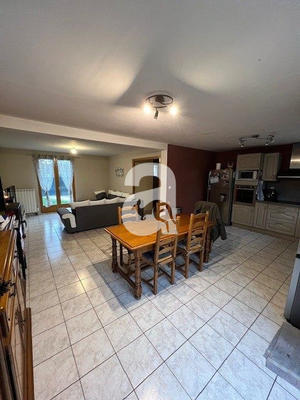 Maison - 144 m² - 9 pièces