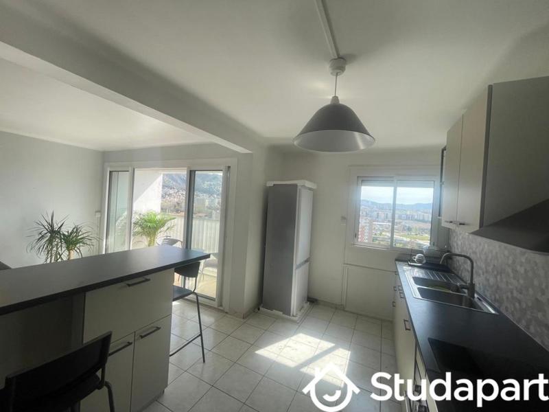 Chambre - 9 m² - 1 pièce