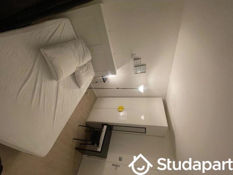 Chambre - 11 m² - 1 pièce