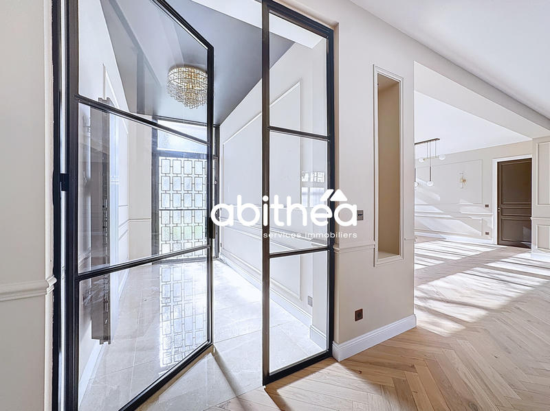 Appartement - 172 m² - 5 pièces