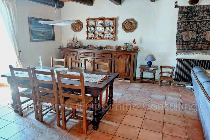 Maison - 212 m² - 8 pièces