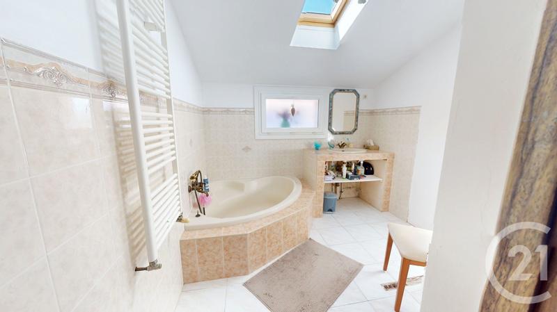 Maison - 172 m² - 7 pièces