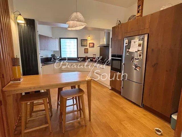 Maison de ville - 255 m² - 6 pièces