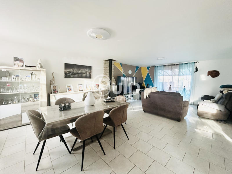 Maison - 85 m² - 5 pièces