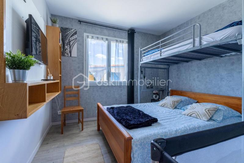 Maison - 181 m² - 7 pièces