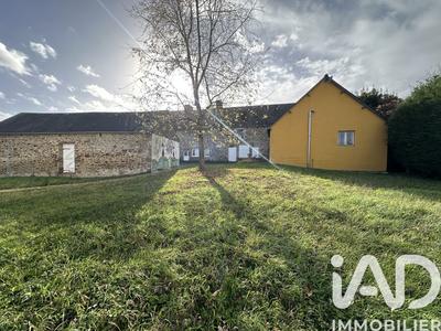 Maison de village - 760 m² - 10 pièces