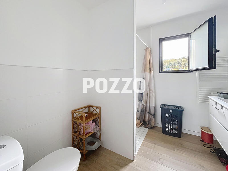 Maison - 95 m² - 5 pièces