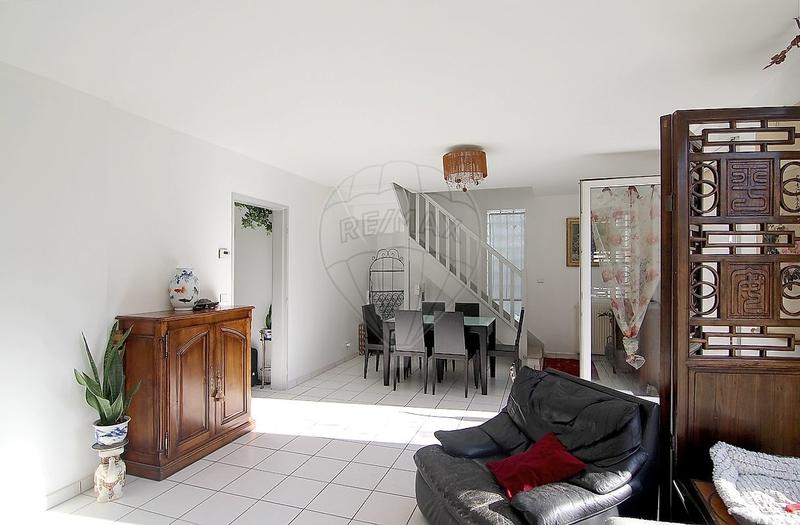 Maison - 104 m² - 6 pièces