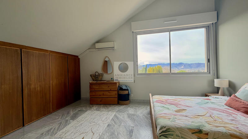 Maison - 169 m² - 8 pièces