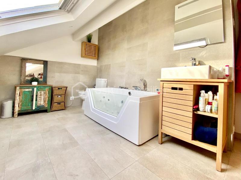 Pavillon - 160 m² - 7 pièces