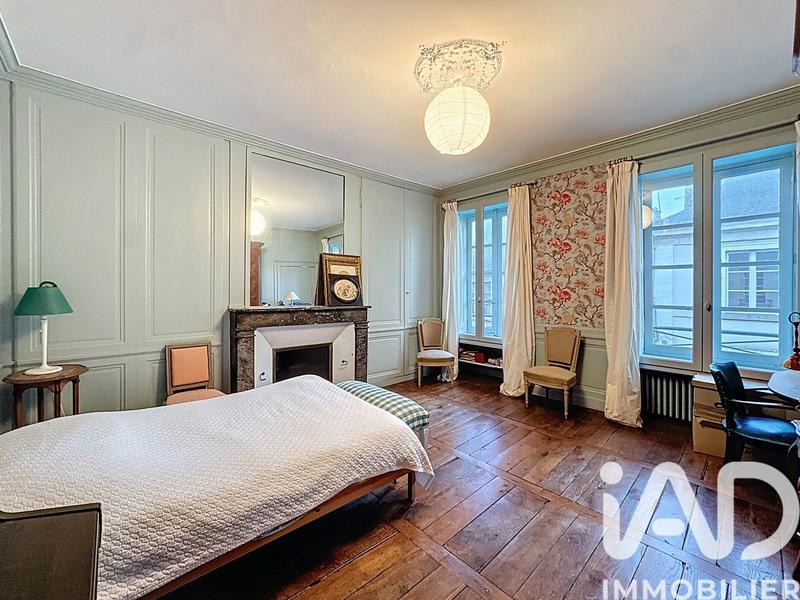 Appartement - 260 m² - 8 pièces