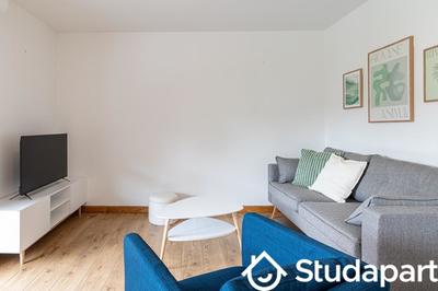 Chambre - 10 m² - 1 pièce